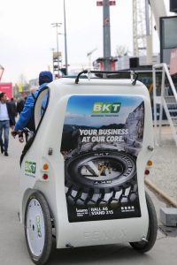 La flota de rickshaws gratuitos llevaban la marca BKT