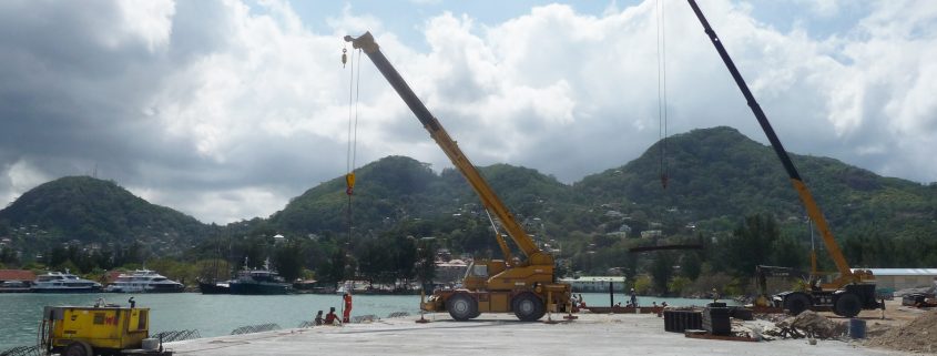 Un muelle de pesca en construcción en las islas Seychelles cofinanciado por la UE. Imagen: UE.